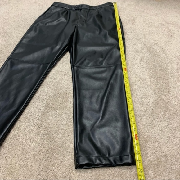 Halston black Faux Leather Retro Style High Waisted Pleated Trouser Pants Sz M - Picture 11 of 13
